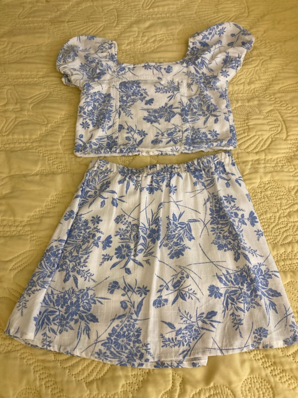 Paisley Lane Blue Floral Two-Piece Crop Top and Skirt girls Set size 10